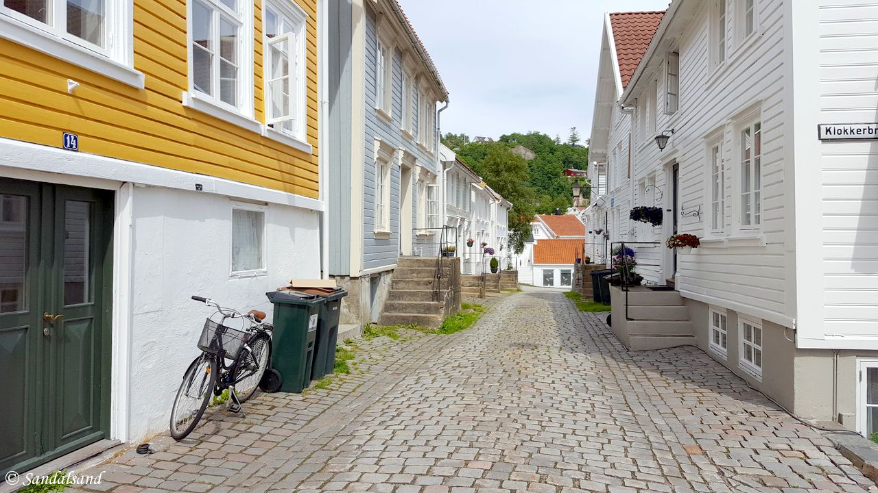 Del av Nordgata. Tips til kommunen: Vurder å grave ned søppelcontainere i grunnen, slik som i Stavanger.