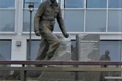 Møre og Romsdal - Ålesund - Rådhuset - Skulptur - Joachim H. Rønneberg (Håkon Anton Fagerås, 2014)