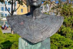 Møre og Romsdal - Ålesund - Margit Johnsens plass - Skulptur - Margit Johnsen (Leon Roald, 2013)