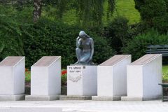 Agder - Arendal - Sentrum - Skulptur - Krigsminnesmerke over falne i Arendal under 2. verdenskrig