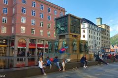 Hordaland - Bergen - Torgallmenningen - Skulptur - Sjøfartsmonumentet