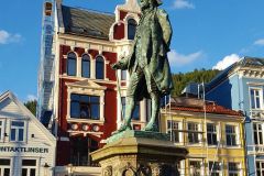 Hordaland - Bergen - Vågsallmenningen - Ludvig Holberg skulptur