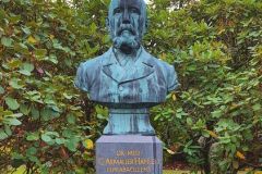 Hordaland - Bergen - Universitetsmuseet i Bergen - Naturhistorie - Muséhagen - Skulptur - Armauer Hansen (Jo Visdal, 1901)