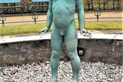 Hordaland - Bergen - Byparken - Skulptur - Grinegutten (Sofus Madsen, 1948)