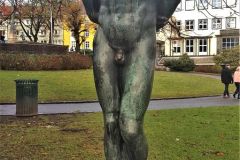 Hordaland - Bergen - Teaterparken - Skulptur - Ynglingen (Ingebrigt Vik, 1916)