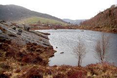 Rogaland - Bjerkreim - Faureknuten - Tjernet ved P-plass med Nonsfjell i bakgrunnen