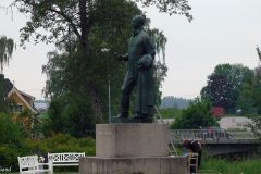 Akershus - Eidsvoll - Eidsvollsbygningen - Skulptur av Henrik Wergeland