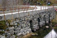 Hordaland - Etne - Stordalsvatnet - Steinbro ved Lurasundholmen
