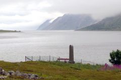 Troms og Finnmark - Gamvik - Hopsfjorden - Minnestein om tragedien på Hopseidet
