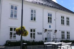 Agder - Grimstad - Sentrum - Sorenskrivergården - Thor Hushovds plass