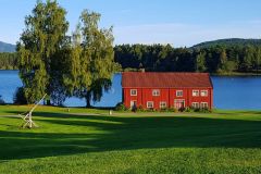 Innlandet - Hamar - Domkirkeodden - Friluftsmuseet - Løtenbygningen (1706) ved Rosenlundvika