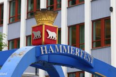 Troms og Finnmark - Hammerfest - Rådhusplassen - Rådhuset