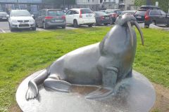 Troms - Harstad - Skulptur - Hvalross (Skule Waksvik)