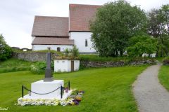 Troms - Harstad - Trondenes - Trondenes steinkirke - Krigsminne