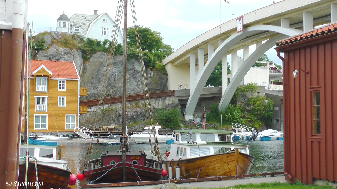Norway - Rogaland - Haugesund - Miljømuseet Dokken - Eldre båter og Hasseløybroen