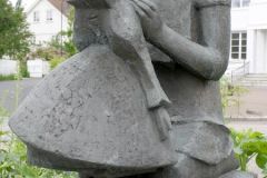 Vestfold - Horten - Åsgårdstrand - Thaulowsplass - Skulptur - Danse min dukke (Brit Sørensen, 1977