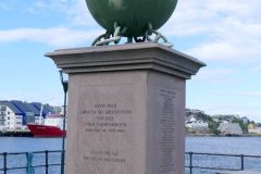 Møre og Romsdal - Kristiansund - Kirklandet - Piren - Skulptur - Krigsseilermonumentet