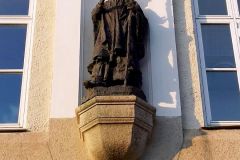 Rogaland - Stavanger - Skulptur - St. Svithun, på skolen med samme navn