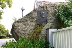 Rogaland - Stavanger - Skulptur - Skrefsrudsteinen, ved Bergeland bydelssenter - Flyttblokk