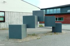 Rogaland - Stavanger - Skulptur - Fem vinnere, Smiodden skole (Odd Sama, 1990)