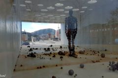 Innlandet - Lillehammer - Skulptur - Menneske i Moderskipet (Antony Gormley)