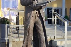 Akershus - Lillestrøm - Lillestrøm kultursenter - Statue av Henrik Sørensen (Bjørn Sørvang Hansen, 2013)