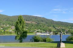 Buskerud - Modum - Fv280 - Vikersund - Tyrifjorden - Monument over Chr Skredsvig