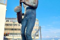 Møre og Romsdal - Molde - Torget - Skulptur - Jazzgutten (Nina Due, 1992)