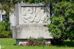 Møre og Romsdal - Molde - Skulptur - Til minne om krigens ofre (Hjalmar Hansen,1960)