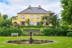 Møre og Romsdal - Molde - Chateauet - Skulptur - Pike med fisk (Wilhelm Robert Rasmussen)