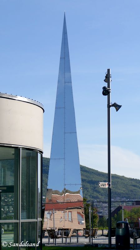 Nordland - Narvik - Skulptur - Fredsmonument (Trinigon) (Espen Gangvik)