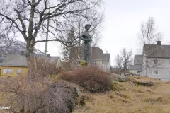 Nordland - Narvik - Jernbaneparken - Skulptur - Svarta Bjørn (Tom Berre, 1986)