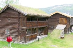 Buskerud - Nesbyen - Hallingdal museum - Rudningstugu og låve