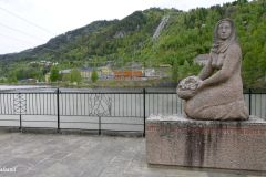 Buskerud - Nore og Uvdal - Rødbergdammen - Skulptur - Andre verdenskrig-monument