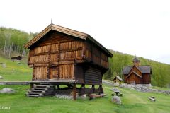 Buskerud - Nore og Uvdal - Nore og Uvdal bygdetun - Prestegardsburet og Uvdal stavkirke