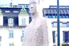 Oslo - Skulptur - Kong Christian Frederik, Eidsvolls plass