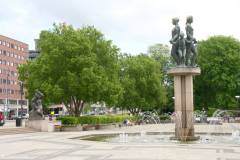 Oslo - Rådhuset - Rådhusplassen - Skulptur (Emil Lie)