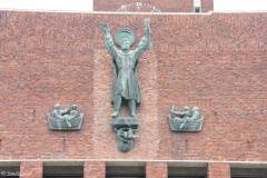 Oslo - Rådhuset - Rådhusplassen - Skulptur - St. Hallvard (Nic Schiøll)