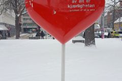Oslo - Kirkeristen - Skulptur - Og størst av alt er kjærligheten