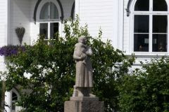 Agder - Risør - Skulptur - Minnesmerke over de fra Risør som mistet livet under 2. verdenskrig