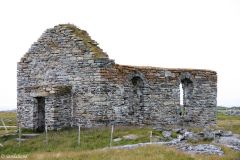 Nordland - Røst - Ruinen av den gamle steinkirken