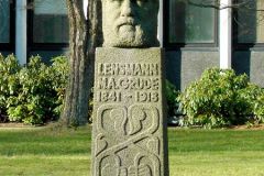 Rogaland - Sandnes - Skeiane (Rådhuset) - Skulptur - Lensmann M.A. Grude 1848-1913