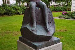 Rogaland - Sandnes - Skeianetunet - Skulptur - Gutt med fløyte av Ada M. Madssen