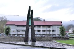 Agder - Sirdal - Tonstad - Monument over vannkraftproduksjon - Rådhuset