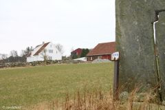 Rogaland - Sola - Meling - Erling Skjalgssons kvilestein og våningshuset på den gamle lensmannsgården
