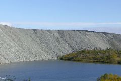 Finnmark - Sør-Varanger - Fv885 - Husvatnet - Deponi fra gruvedriften