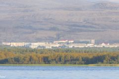 Finnmark - Sør-Varanger - Pasvikelva - Utsikt mot industribyen Nikel i Russland