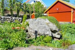 Rogaland - Stavanger - Roaldsøy - Flyttblokk i Nordvikveien 42