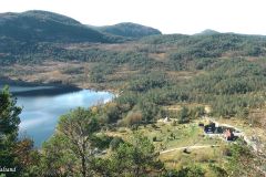 Rogaland - Forsand - Lysefjorden Rundt - Tur til Preikestolen - Ned mot Preikestolhytta fra Platået