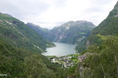 Møre og Romsdal - Stranda - Fv63 - Geiranger - Flydalsjuvet utkikkspunkt - Geirangerfjorden